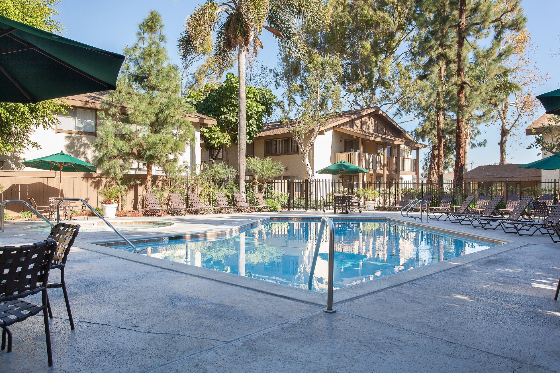 Walnut East Apartments in Tustin, CA